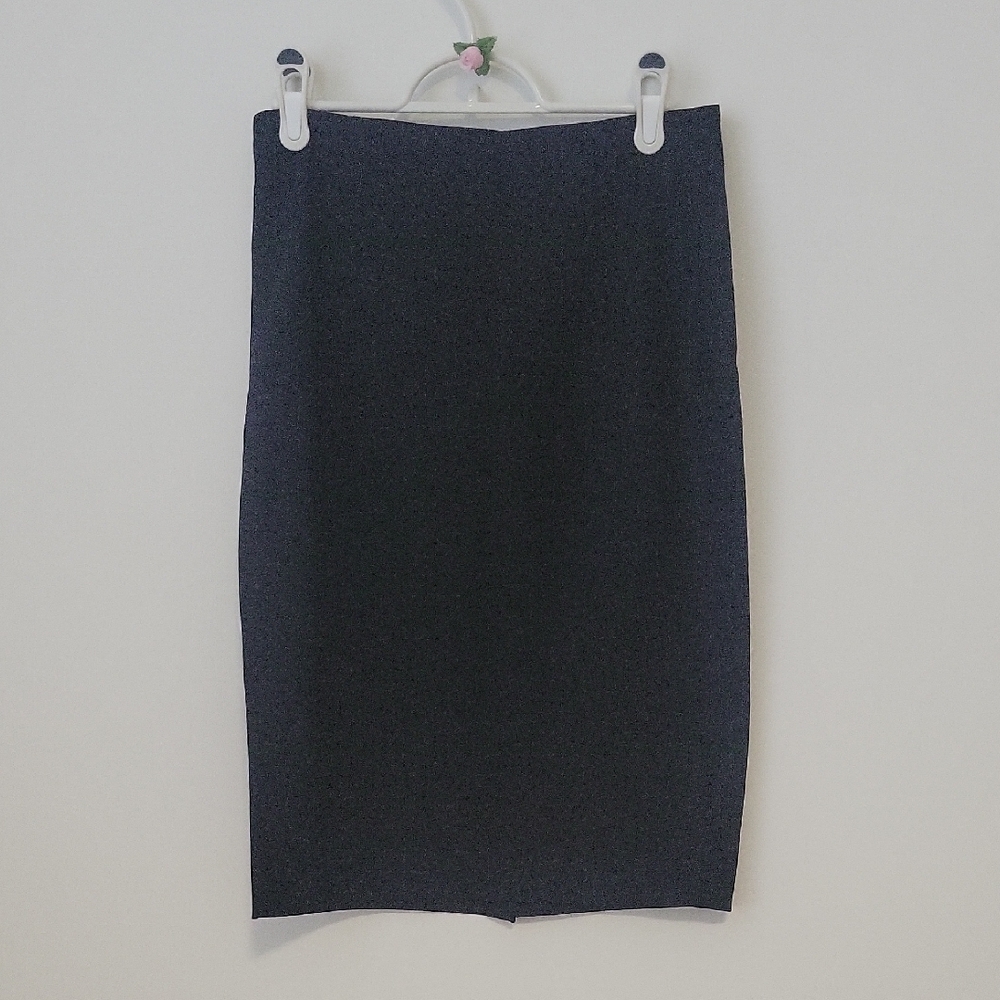 Zara Elegant Black Pencil Skirt